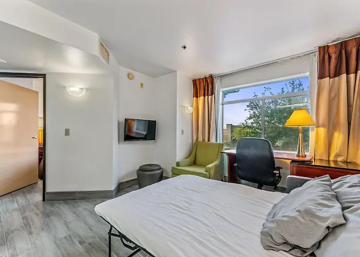 Chandler Promo 1Bd 1Ba