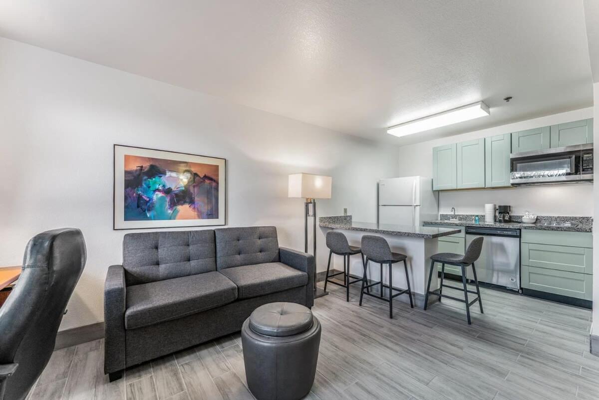 Promo 1bd 1ba Apartment Chandler